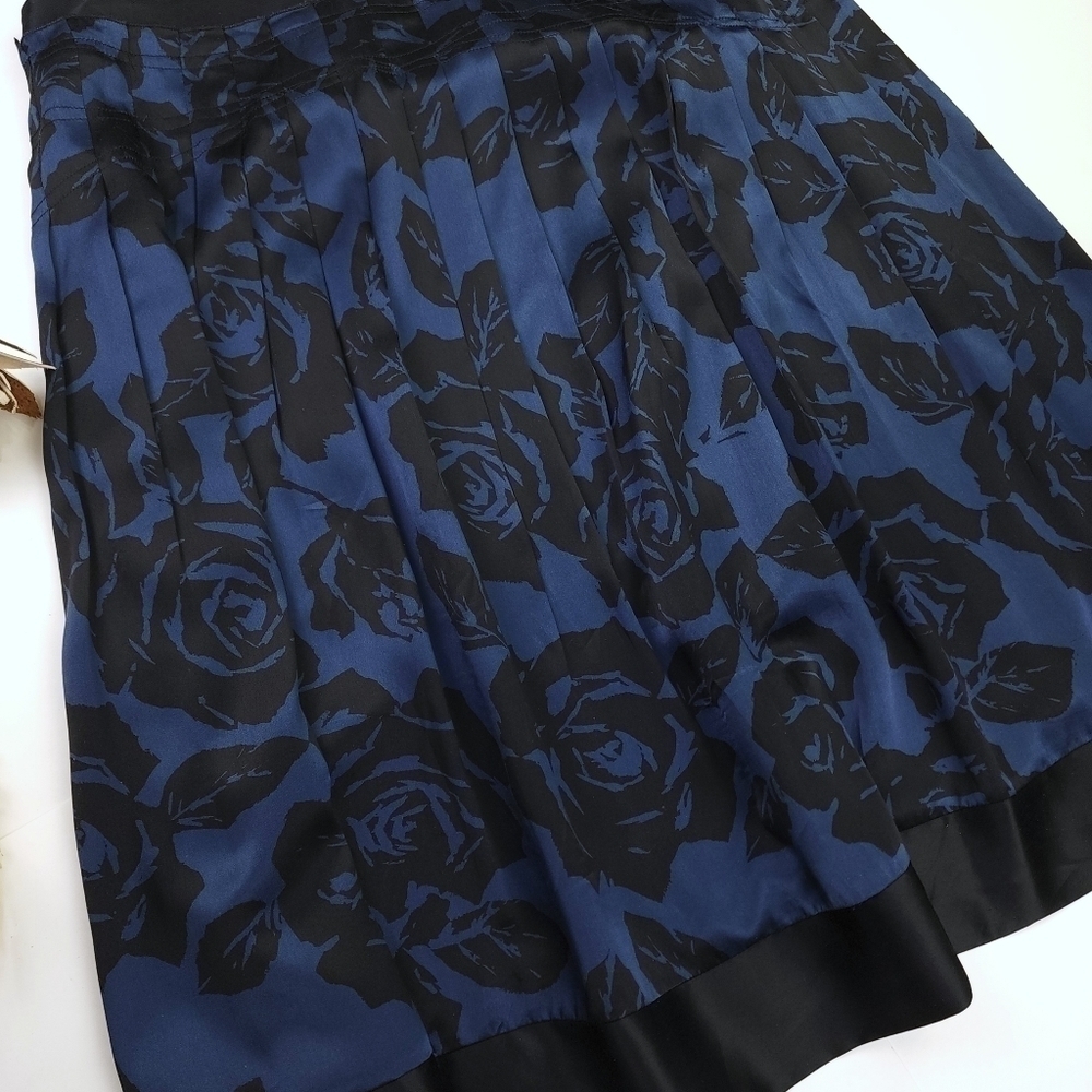 Saks Fifth Avenue Blue Black Floral Silk Skirt Sz 10 - Picture 3 of 8